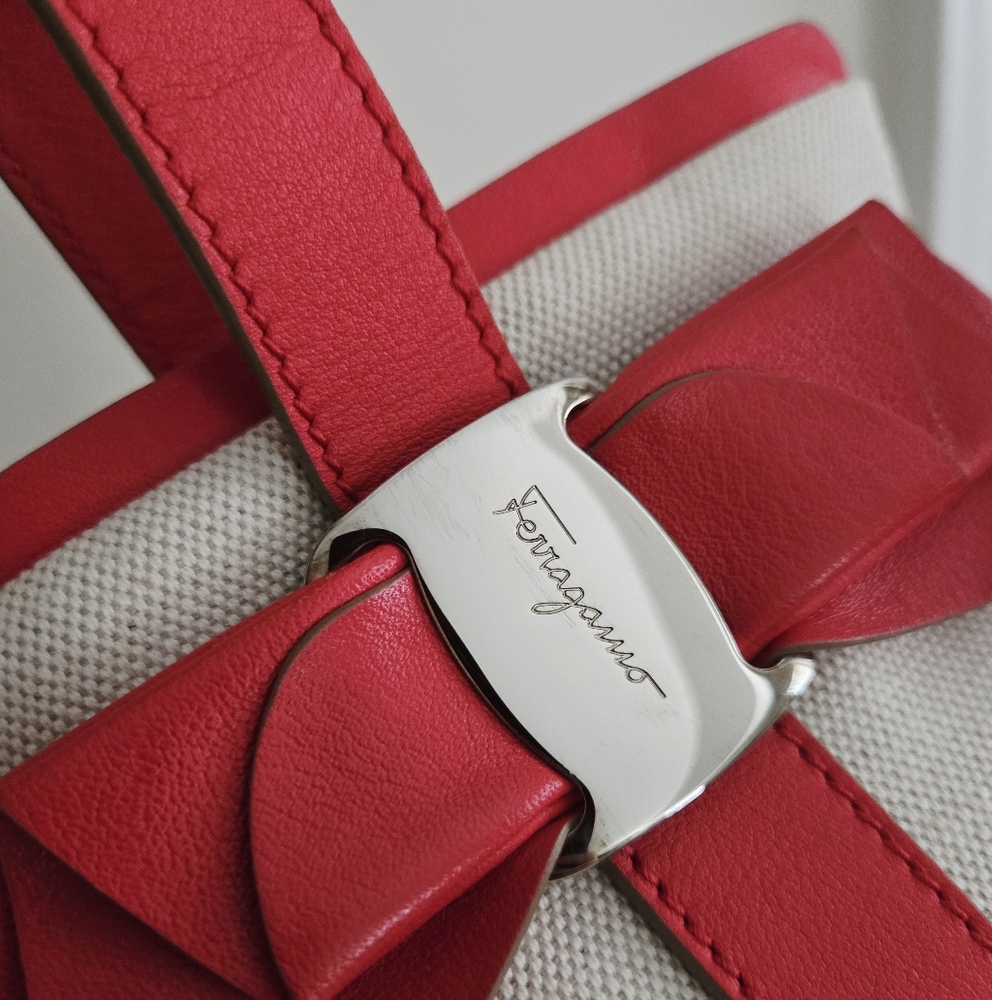 Authentic SALVATORE FERRAGAMO Vara Ribbon Red‎  Canvas Tote Shoulder Bag - Picture 2 of 15